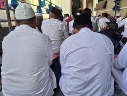Bersamaan di Iran, Salat Ied di Masjid Al Muttaqin Berlangsung Khidmat